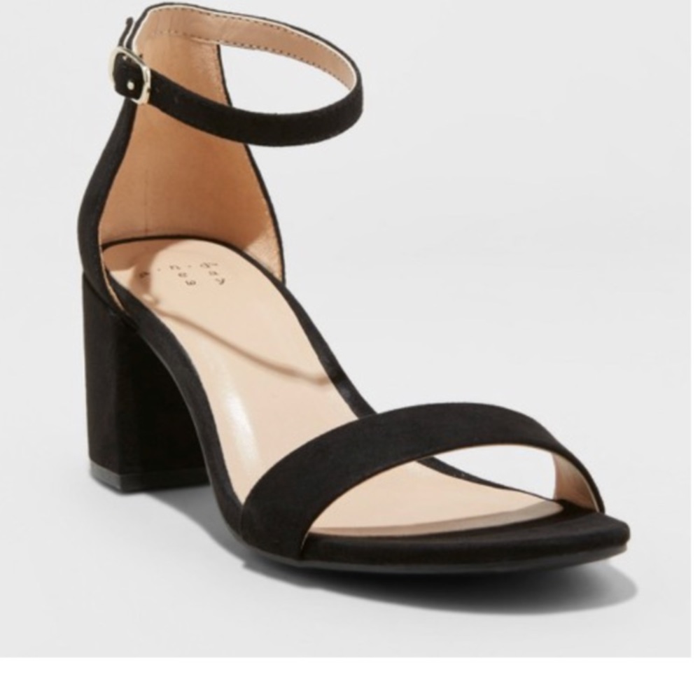 Michaela Pumps - A New Day™